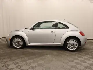 Volkswagen Beetle 2012 2.5L PZEV Cupé 2 puertas 6 velocidades automáticas