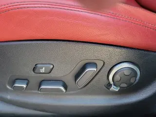 Genesis GV70 2024 AWD 2.5T Estándar 4 puertas SUV