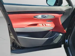 Genesis GV70 2024 AWD 2.5T Estándar 4 puertas SUV