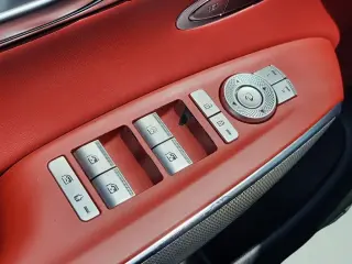 Genesis GV70 2024 AWD 2.5T Estándar 4 puertas SUV