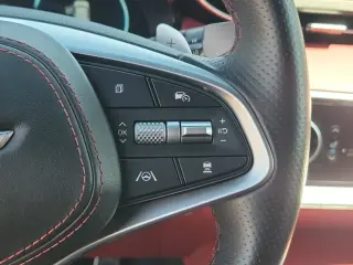 Genesis GV70 2024 AWD 2.5T Estándar 4 puertas SUV