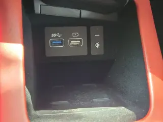 Genesis GV70 2024 AWD 2.5T Estándar 4 puertas SUV
