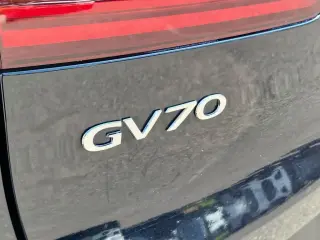 Genesis GV70 2024 AWD 2.5T Estándar 4 puertas SUV