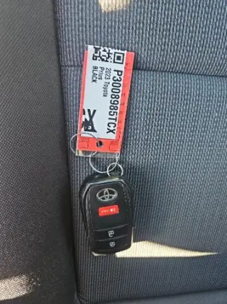 Toyota Prius 2023 LE 4 puertas Hatchback