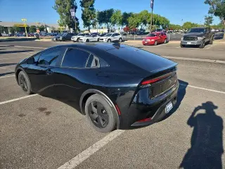 Toyota Prius 2023 LE 4 puertas Hatchback