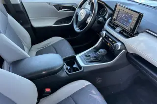 Toyota RAV4 Híbrido 2021 AWD XLE 4 puertas SUV