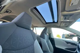 Toyota RAV4 Híbrido 2021 AWD XLE 4 puertas SUV