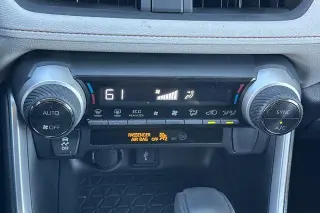 Toyota RAV4 Híbrido 2021 AWD XLE 4 puertas SUV