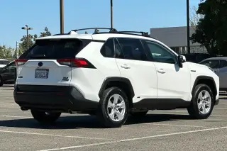 Toyota RAV4 Híbrido 2021 AWD XLE 4 puertas SUV