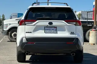 Toyota RAV4 Híbrido 2021 AWD XLE 4 puertas SUV