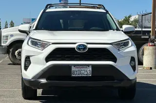 Toyota RAV4 Híbrido 2021 AWD XLE 4 puertas SUV