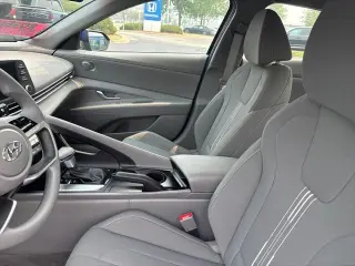 Hyundai ELANTRA 2023 SEL 4 puertas Sedan