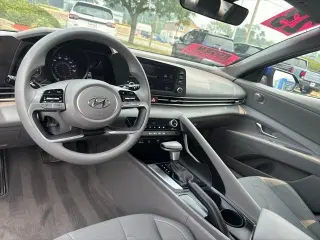 Hyundai ELANTRA 2023 SEL 4 puertas Sedan