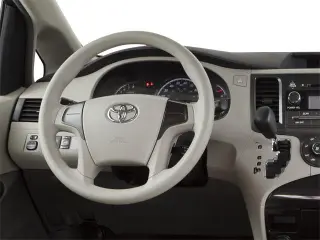 Toyota Sienna 2013 LE 7 Pasajeros Asientos Acceso Automático 4 Puertas Minivan