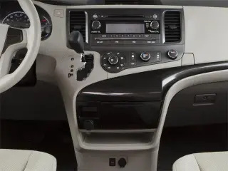 Toyota Sienna 2013 LE 7 Pasajeros Asientos Acceso Automático 4 Puertas Minivan