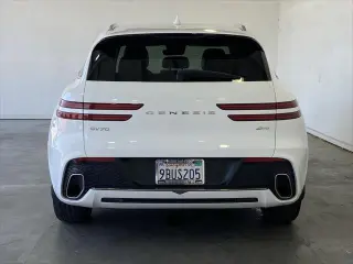 Genesis GV70 2023 AWD 2.5T Estándar 4 puertas SUV