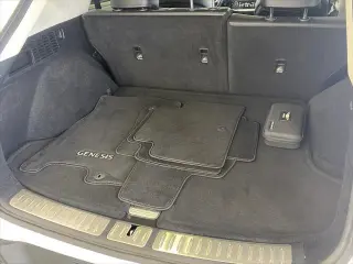 Genesis GV70 2023 AWD 2.5T Estándar 4 puertas SUV