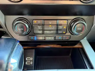 Ford F-150 2019 4x4 Lariat 4 puertas SuperCrew 5.5 pies. Caja corta