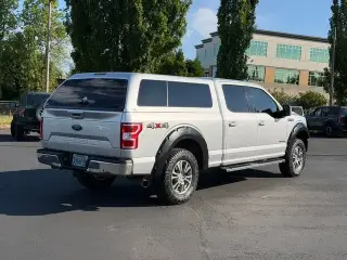 Ford F-150 2019 4x4 Lariat 4 puertas SuperCrew 5.5 pies. Caja corta