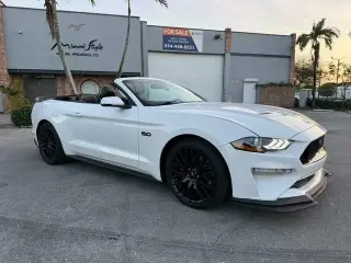 FORD MUSTANG GT PREMIUM