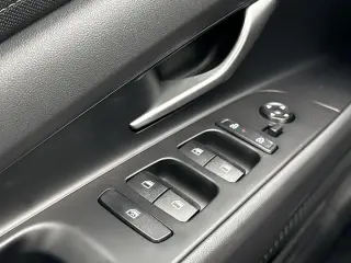 Hyundai ELANTRA 2025 SE 4 puertas Sedan