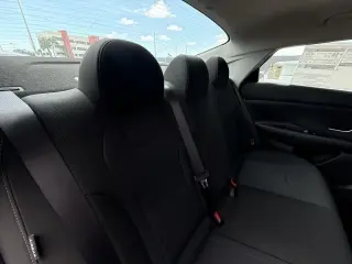 Hyundai ELANTRA 2025 SE 4 puertas Sedan