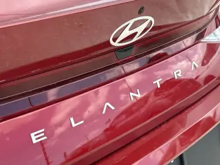 Hyundai ELANTRA 2025 SE 4 puertas Sedan