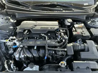 Hyundai ELANTRA 2025 SE 4 puertas Sedan