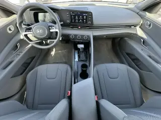 Hyundai ELANTRA 2025 SE 4 puertas Sedan