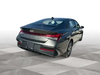 Hyundai ELANTRA 2025 SE 4 puertas Sedan