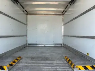 Ford Transit 2024 350 HD 2 puertas 138 pulg. Distancia entre ejes DRW Chasis con GVWR de 9950 lb