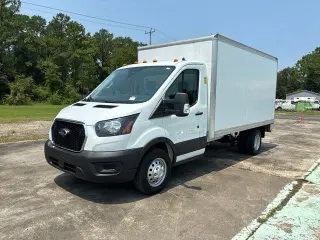 Ford Transit 2024 350 HD 2 puertas 138 pulg. Distancia entre ejes DRW Chasis con GVWR de 9950 lb