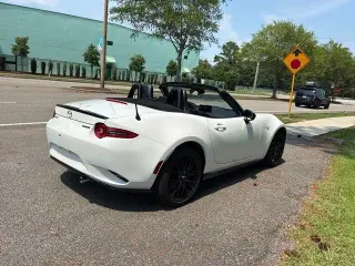 Mazda MX-5 Miata 2025 Club 2 puertas Convertible