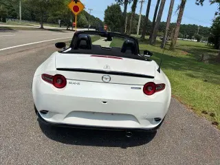 Mazda MX-5 Miata 2025 Club 2 puertas Convertible