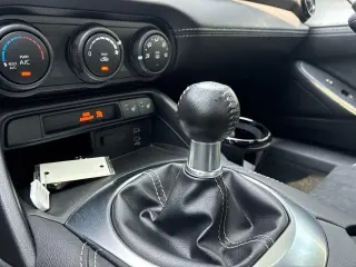 Mazda MX-5 Miata 2025 Club 2 puertas Convertible