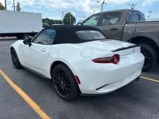 Mazda MX-5 Miata 2025 Club 2 puertas Convertible