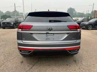 Volkswagen Atlas Cross Sport 2022 AWD SE 4Motion 4 puertas SUV con Tecnología