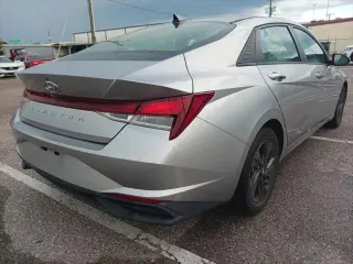 Hyundai ELANTRA 2022 SEL 4 puertas Sedan