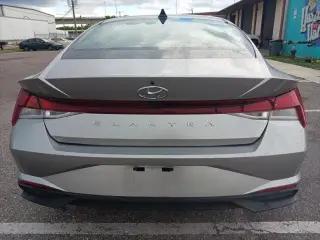 Hyundai ELANTRA 2022 SEL 4 puertas Sedan