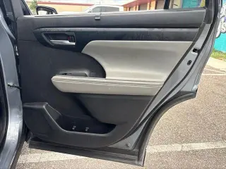 Toyota Highlander 2021 XLE 4 puertas SUV