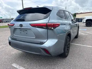 Toyota Highlander 2021 XLE 4 puertas SUV