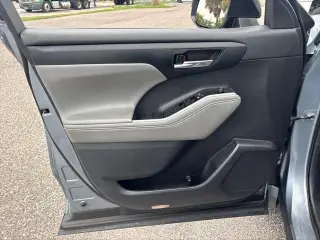Toyota Highlander 2021 XLE 4 puertas SUV