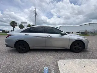 Hyundai ELANTRA 2021 SEL 4 puertas Sedan