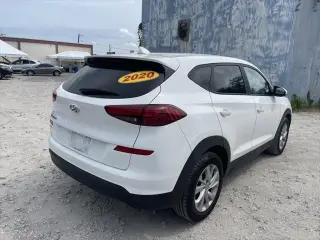 Hyundai TUCSON 2020 SE 4 puertas SUV