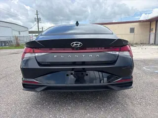 Hyundai ELANTRA 2021 SEL 4 puertas Sedan