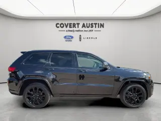 Jeep Grand Cherokee 2019 4x4 Laredo 4 puertas SUV