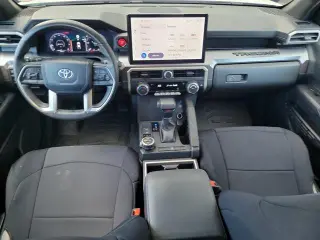 Toyota Tacoma 2024 4x4 SR5 4 puertas Cabina Doble 5.0 pies SB