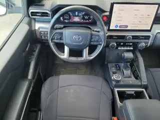 Toyota Tacoma 2024 4x4 SR5 4 puertas Cabina Doble 5.0 pies SB