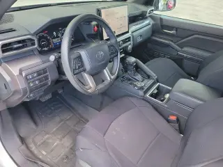 Toyota Tacoma 2024 4x4 SR5 4 puertas Cabina Doble 5.0 pies SB