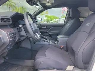 Toyota Tacoma 2024 4x4 SR5 4 puertas Cabina Doble 5.0 pies SB